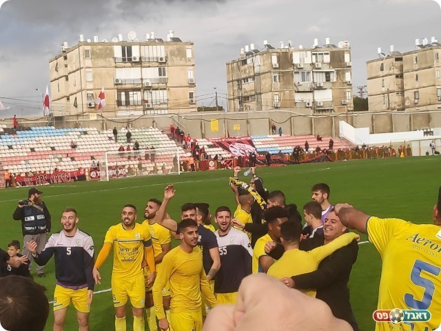 חגיגה צהובה באשדוד (אביחי דלאל)